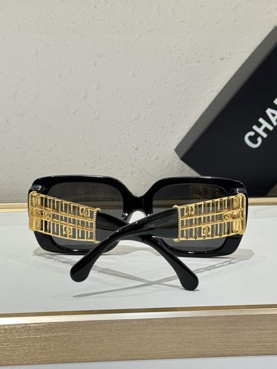 Picture of Chanel Sunglasses _SKUfw79615395fw